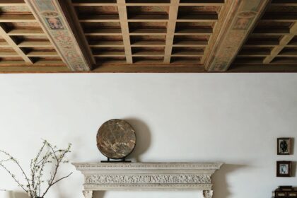 How to Decorate a Mantel in 5 Easy Steps, According to Design Pros