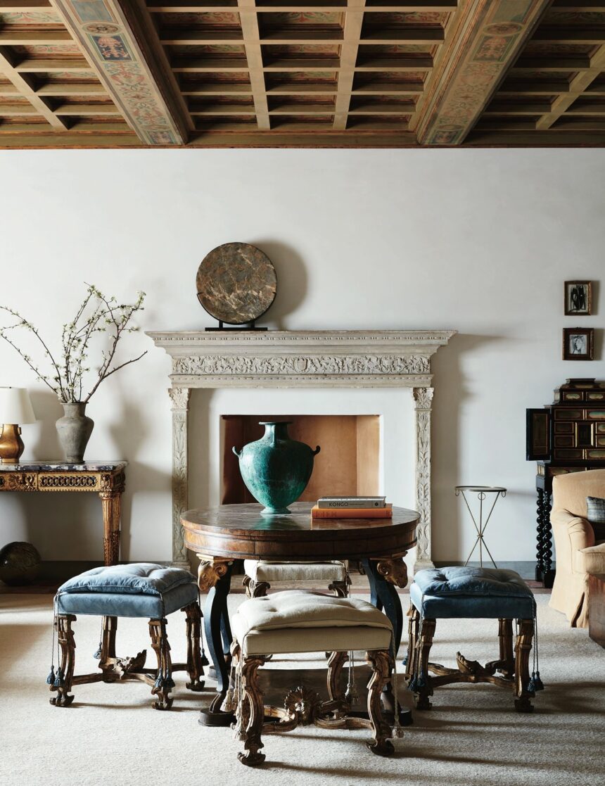 How to Decorate a Mantel in 5 Easy Steps, According to Design Pros