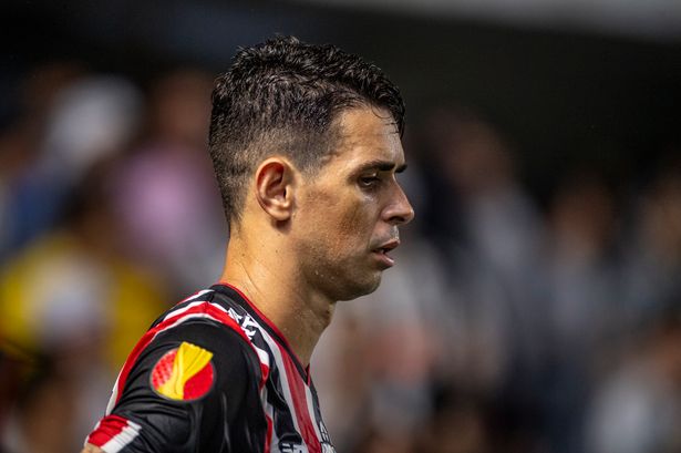 Chelsea cult hero cancels contract and announces retirement after collapsing in training