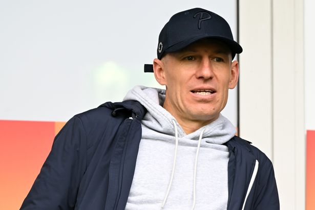 Arjen Robben statement issued after ex-Chelsea star accused of abusing ref in U14 game