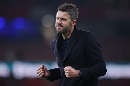 Michael Carrick convinces Man Utd icons as owners receive brutal Chelsea accusation