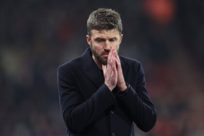 Man Utd ‘hit pause button’ on Michael Carrick contract offer after sudden development