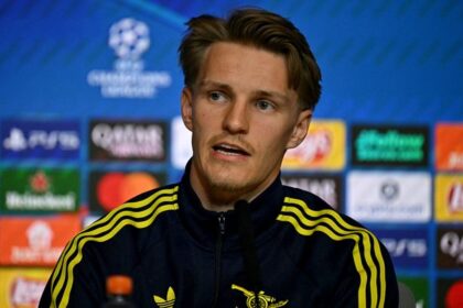 Martin Odegaard sends stirring message to Arsenal stars seven games from history
