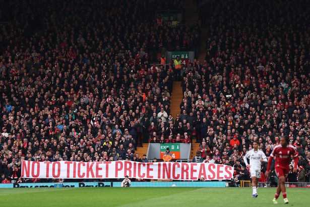 Liverpool fans protest at Fulham match after club decision and email from chief