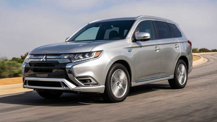 Mitsubishi Recalls 108,000 SUVs For Liftgate Issues