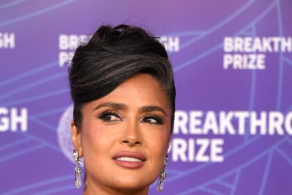 French Blending Is the Low-Maintenance Answer to Embracing Your Gray Hair