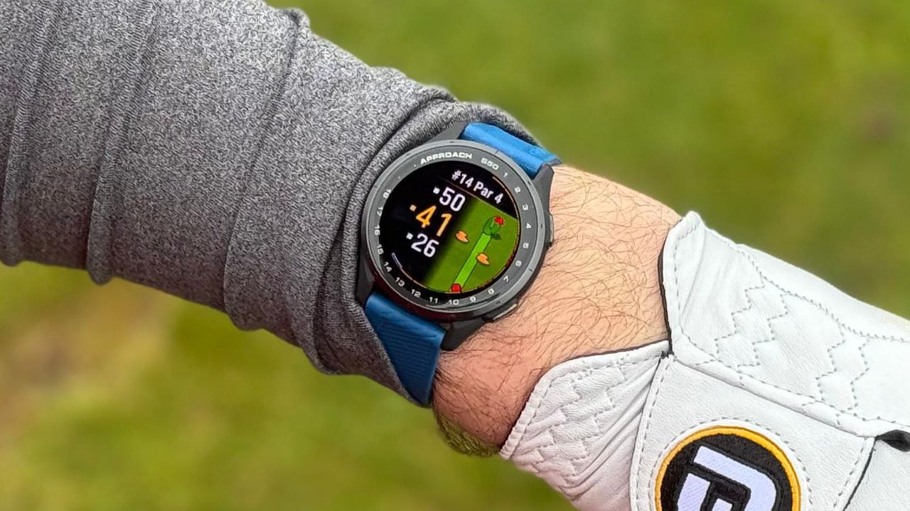 The Garmin Approach S50 is a mid-range golf watch that could give some premium devices a scare