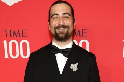 Noah Kahan Reveals He Goes Full “Hannah Montana Mode” to Stay Grounded