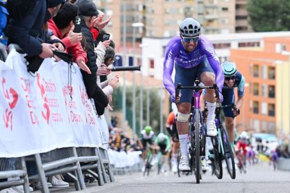 ‘I couldn’t use any of my fingers’ – Michael Matthews back on the bike after breaking both arms in training crash