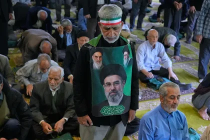 Iran’s top diplomat travels to Pakistan for ceasefire talks with the U.S.