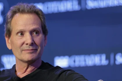 Verizon CEO: AI Is Coming for Your Job ‘and Everyone Knows It’