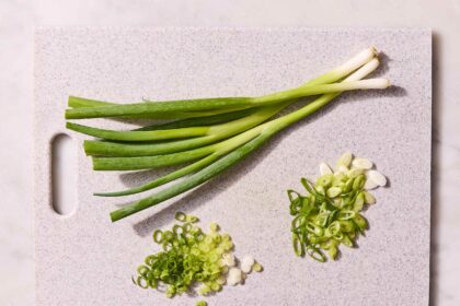How to Cut Green Onions (3 Ways)