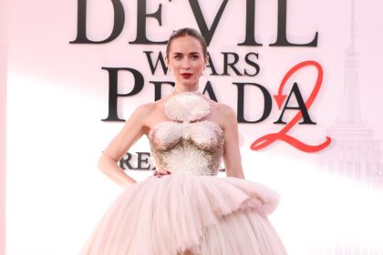 Emily Blunt Dons Couture—and Over 300 Pearls!—to the “Devil Wears Prada 2” Premiere