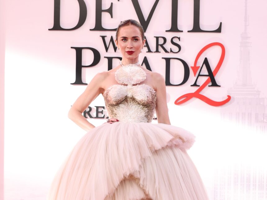 Emily Blunt Dons Couture—and Over 300 Pearls!—to the “Devil Wears Prada 2” Premiere