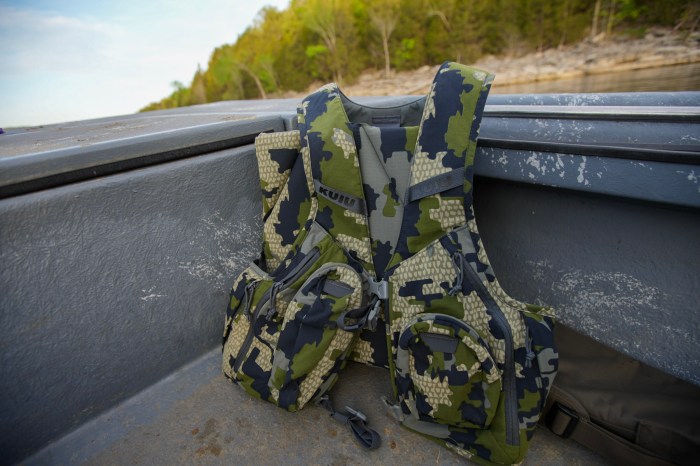 Where Minimalism Meets Functionality: KUIU Rival Turkey Vest Review