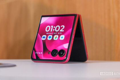 Motorola opens the floodgates for its Android 17 beta