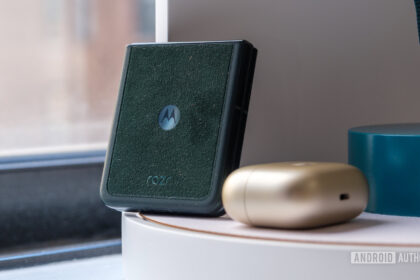 Motorola Razr Ultra drops to new record-low price, saving you 0!