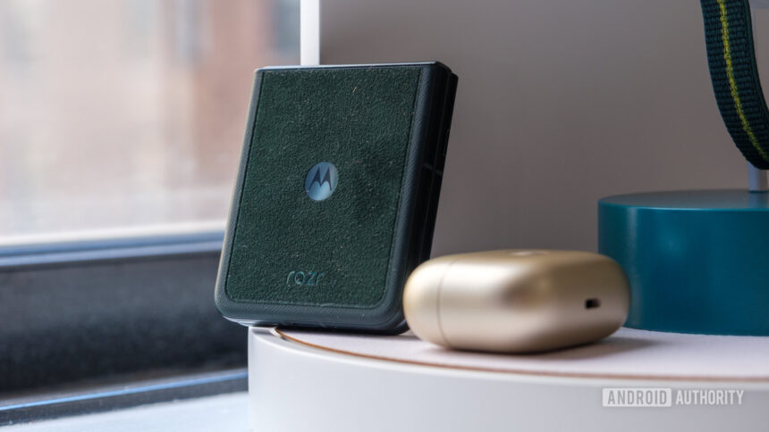 Motorola Razr Ultra drops to new record-low price, saving you 0!