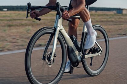Lab Test Shows More Seatpost Compliance Makes Road Bikes Faster