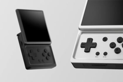 ANBERNIC’s swiveling Android handheld is arriving sooner than you think