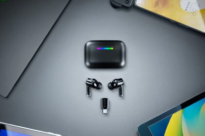 Razer’s new gaming earbuds come with a surprisingly feature-packed case