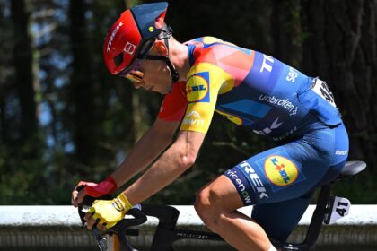 ‘It’s been a few tough days’ – Juan Ayuso abandons Itzulia Basque Country before chance to climb out of large GC deficit