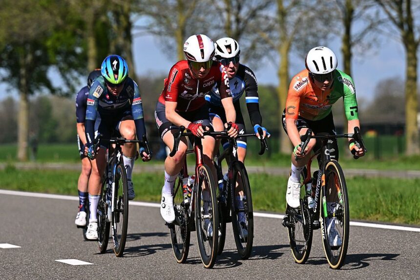 Amstel Gold Race Ladies Edition LIVE: A breakaway of three riders lead the race