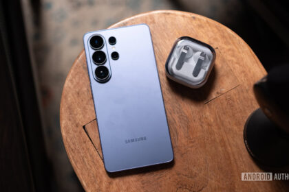 Samsung addresses the ‘burden’ of AI, and why it won’t make small phones anymore