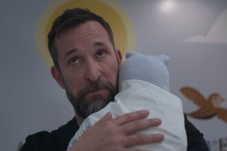 ‘The Pitt’ Finale: Noah Wyle and Creator Unpack Dr. Robby’s Mental Health Struggles and Why That Powerful Baby Jane Doe Scene ‘Is a Turning Point’