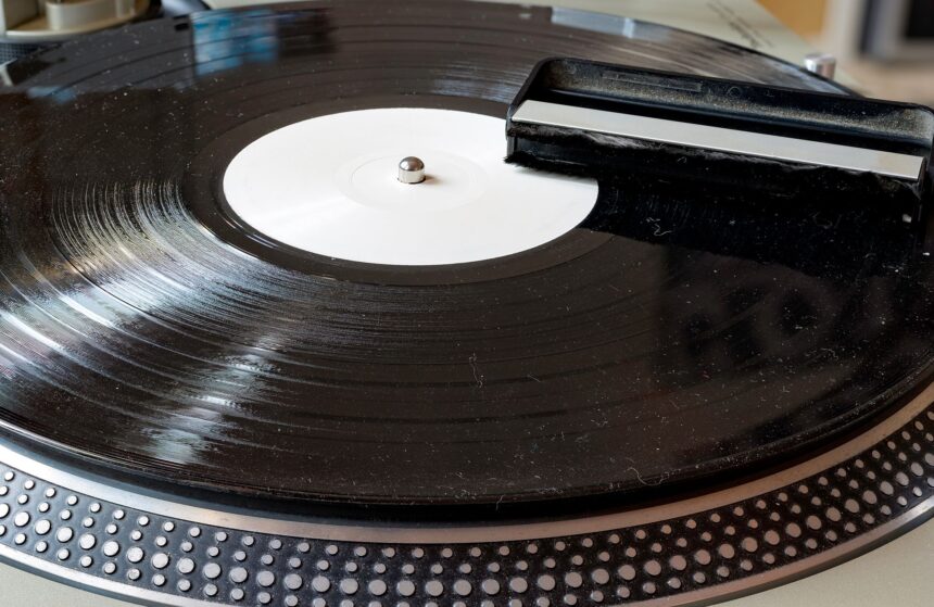 How to Clean Your Vinyl Records (2026): Vacuum, Ultrasonic, Solution, Brush