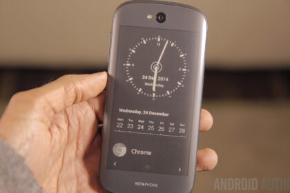 Color E-Ink screen or normal display? This dual-screen phone offers both.