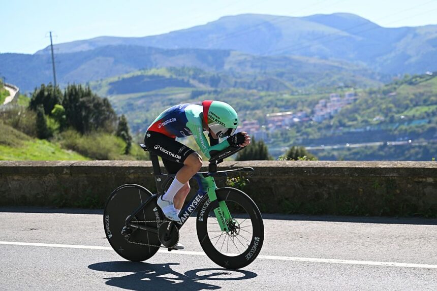 Itzulia Basque Country: Paul Seixas pours on the power to win individual time trial opener and claim leader’s jersey