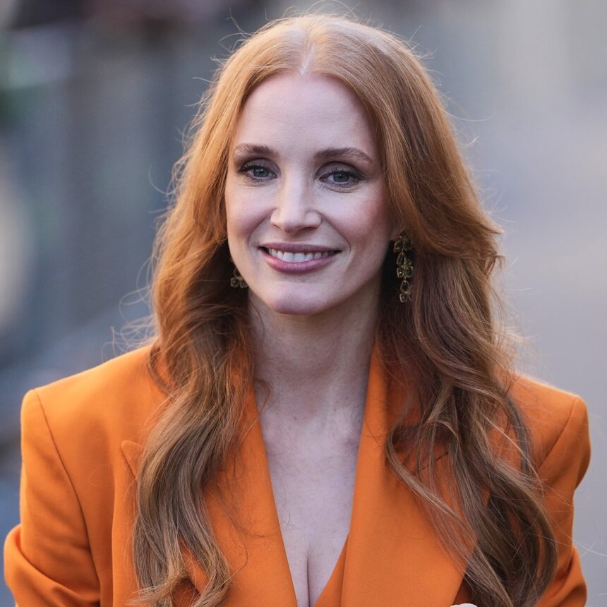 Jessica Chastain Chops Off Her Hair for Dramatic Short Style