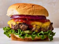 15 Restaurants With Burgers “Bigger-Than-Your-Head” in the U.S. (Fast Food and Family-Owned!)