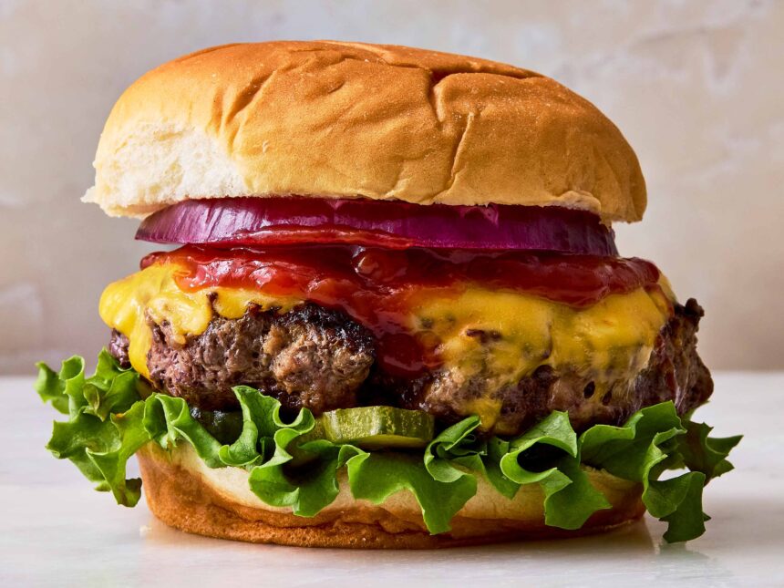 15 Restaurants With Burgers “Bigger-Than-Your-Head” in the U.S. (Fast Food and Family-Owned!)