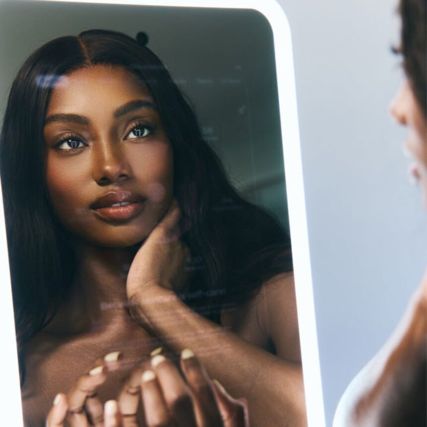 Breaking Down SWAN Beauty Mirror Behind Acquired Style’s Bachelorette