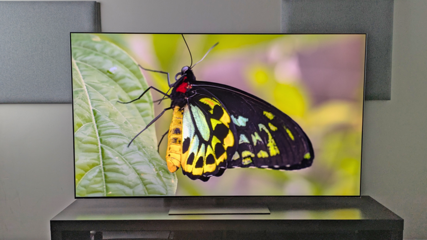 I reviewed the LG G6 for 3 weeks, and it’s a fantastic OLED TV that’s the new best option for brighter rooms