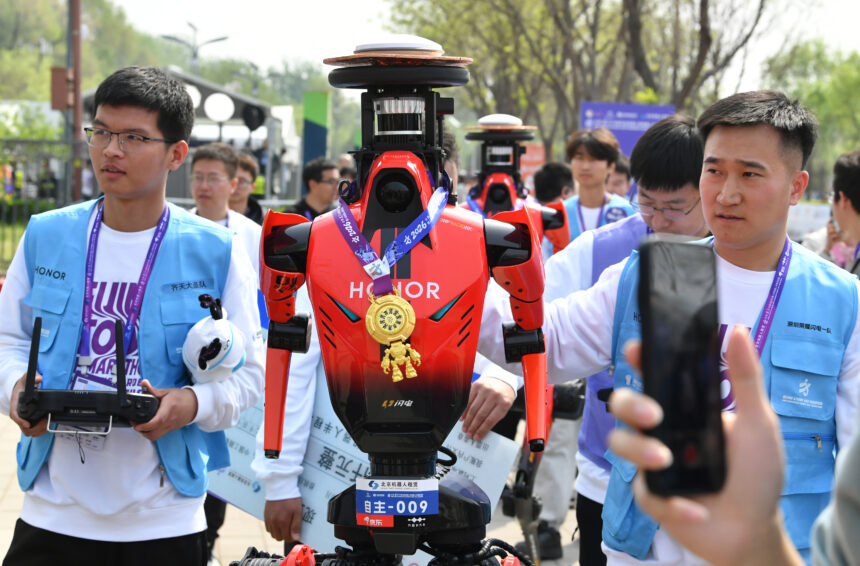 Humanoid ‘Lightning’ robot smashes the half-marathon record