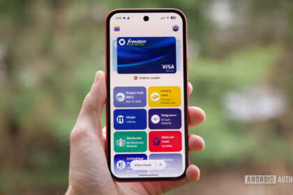 Google Wallet now lets you track flights from the lock screen, here’s what it looks like