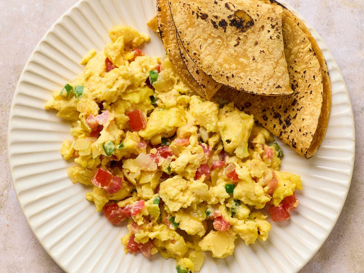 For the Best Scrambled Eggs of Your Life, Make Them Mexican Style