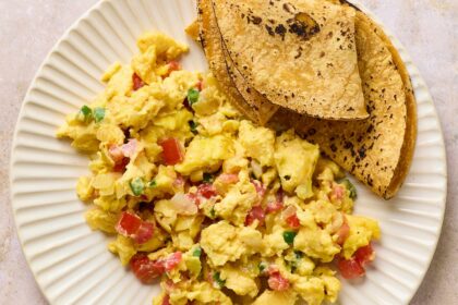 For the Best Scrambled Eggs of Your Life, Make Them Mexican Style