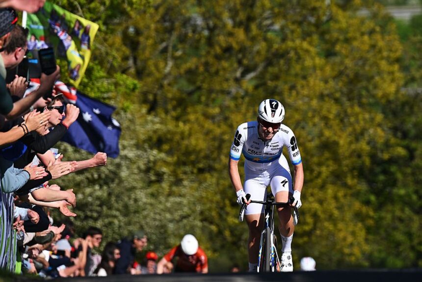 ‘It’s about giving our sport the visibility it deserves’ – Demi Vollering criticises limited women’s TV coverage after Liège-Bastogne-Liège win