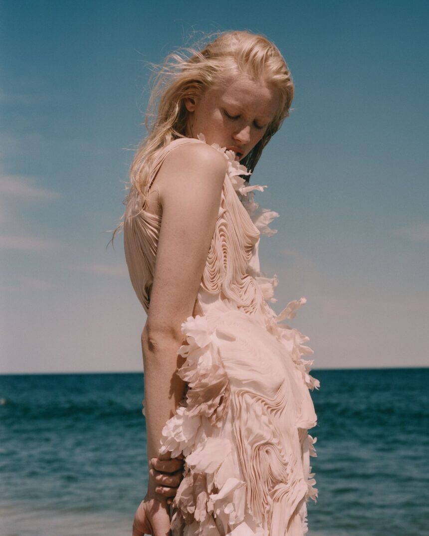 15 Best Summer Fragrances That Are an Escape in a Bottle