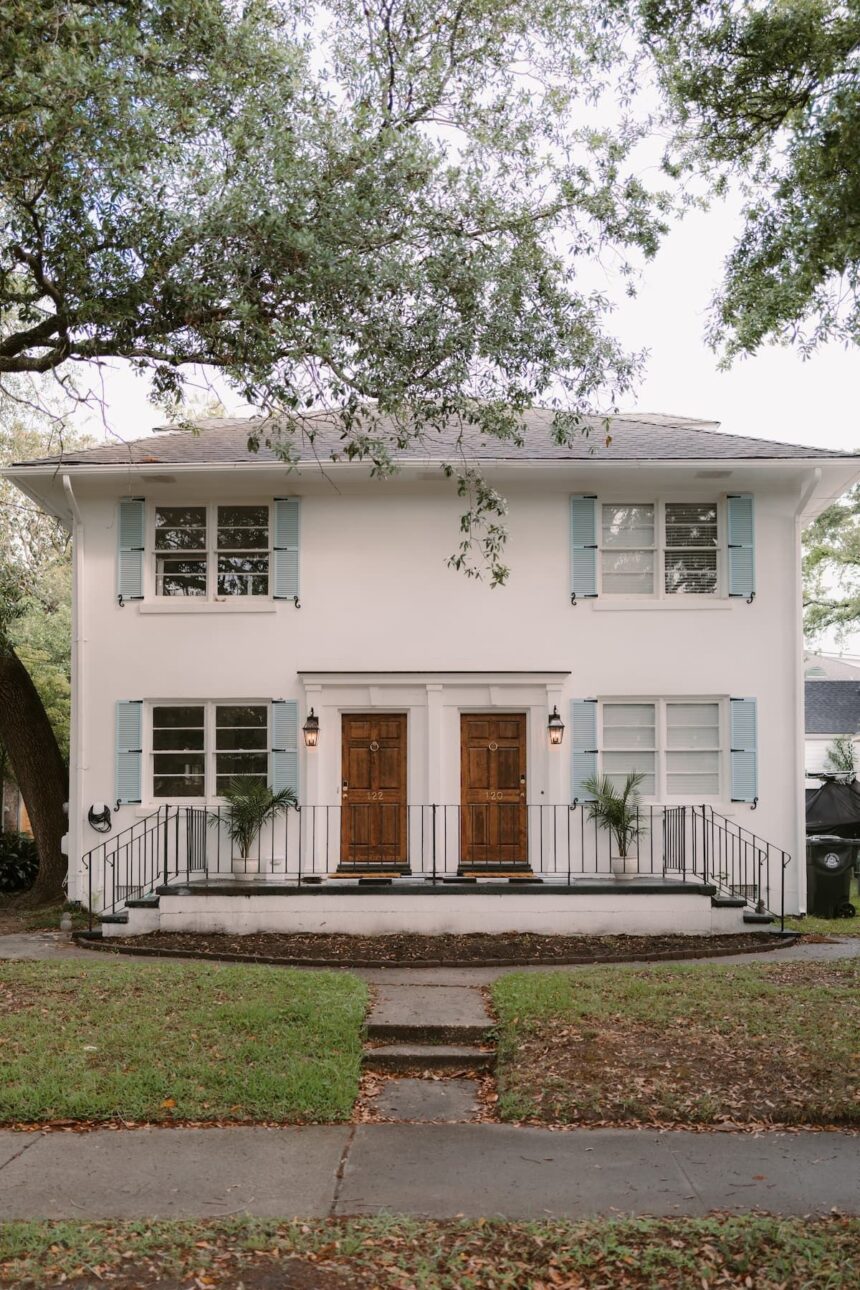 7 Airbnbs in Charleston That Are Perfect for Group Trips