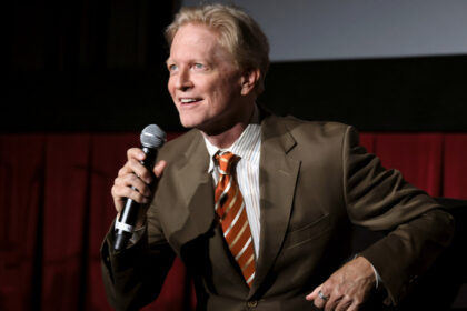 Eric Stoltz Turned Down The Lead In A Hit Cop Show That Redefined An Entire Network