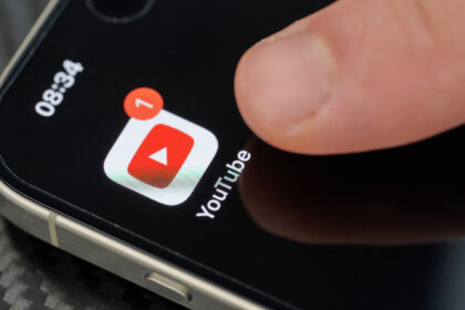 YouTube’s picture-in-picture mode is rolling out to all users worldwide