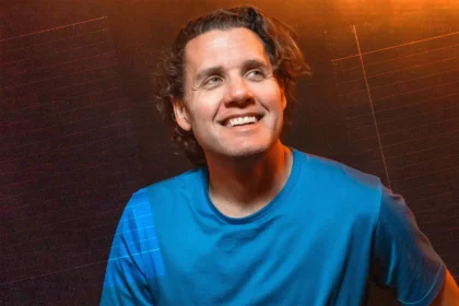 The Psychological Trap of the Information Age (and How Mark Manson Used it to Sell 20 Million Books)