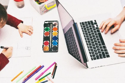 Workplaces are pushing out working mothers—and paying the cost