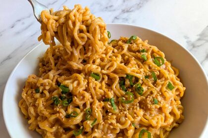 The Delicious 3-Ingredient Sauce That Instantly Upgrades Ramen Noodles (Easy 5-Minute Dinner)