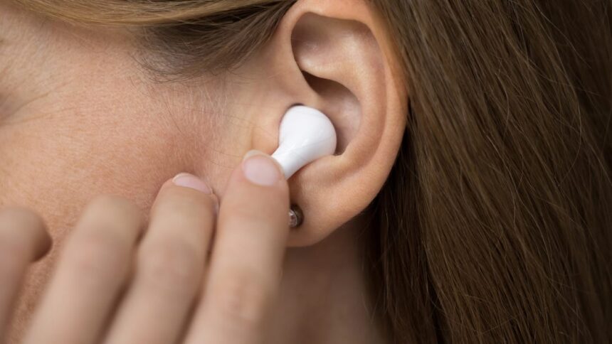 Warning Signs That Your Earbuds Are Actually Hurting Your Ears